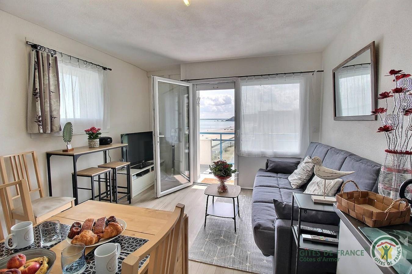 Les flots bleus in Les Rosaires, Plérin