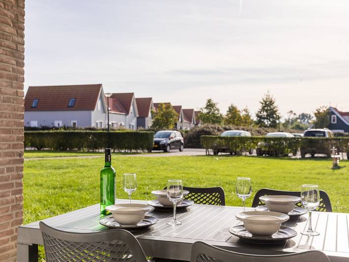 Ferienwohnung für 4 Personen, mit Balkon/Terrasse und Garten sowie Pool in Bruinisse - 2