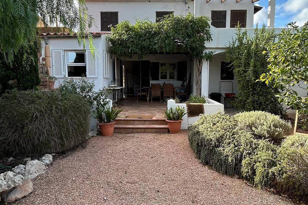 Rural cottage Es Revell 200 meters from the spectacular Cala Sa Nau in Cala Mitjana, Felanitx