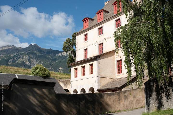 Appart’hôtel pour 4 personnes, avec Terrasse ainsi que Jardin et Vue