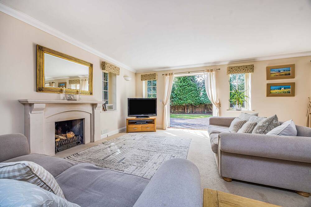 Kingley - Chichester - sleeps 10 guests  in 4 bedrooms in Chichester, South Downs