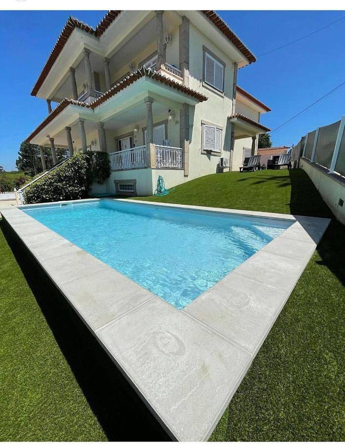 Casa de férias para 8 pessoas, com vista e piscina e ainda terraço, com animais de estimação em Paços de Ferreira