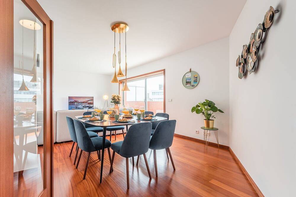 Apartamento De Férias para 8 Pessoas em Ramalde, Distrito do Porto