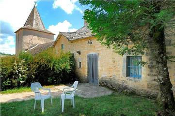 Gîte pour 4 personnes, avec terrasse, animaux acceptés à Saint-Georges-de-Lévéjac