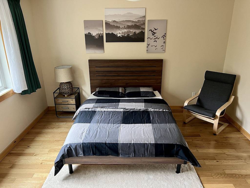 Cabin Rentals And Lodges for 8 Guests in Tobermory (Ontario), Lake Huron ON