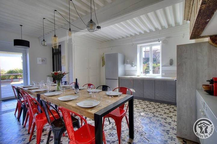 Location de vacances pour 6 personnes, avec jardin à Saint-Étienne-des-Oullières