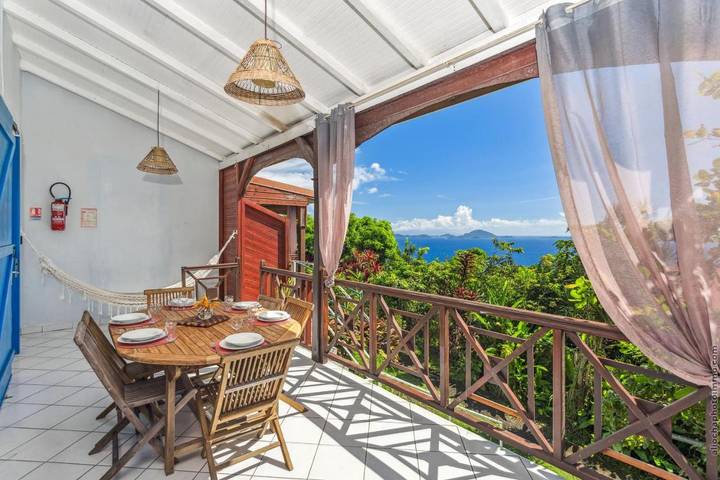 Parc de vacances pour 2 personnes, avec vue ainsi que piscine et jardin en Guadeloupe - 2