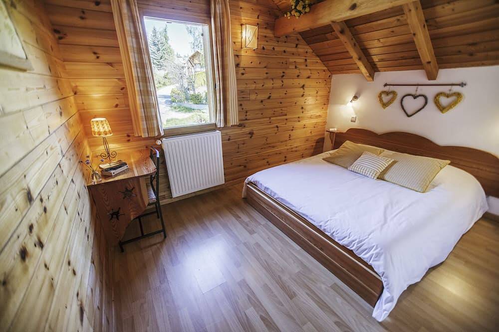 Magnifique chalet avec jacuzzi et vue sur la montage à Serre Chevalier in Saint-Chaffrey, Serre Chevalier