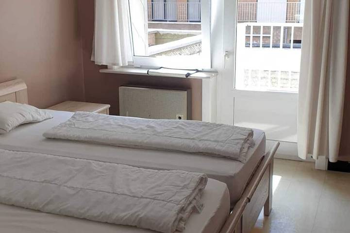Entire apartment, Appartment with seaside view and 2 parking spaces in Oostduinkerke-Bad, Koksijde