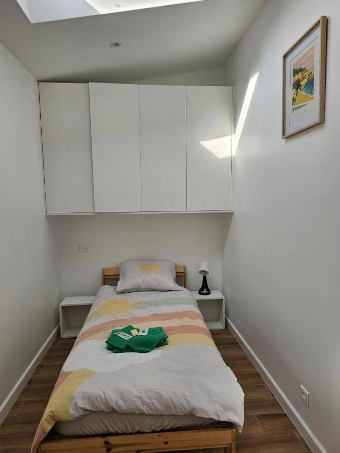 Two-Bedroom House in Villabé, Essonne