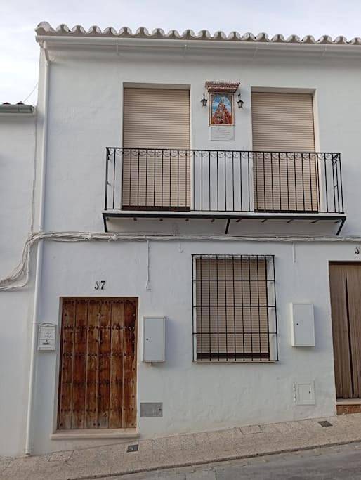 Location de vacances pour 8 personnes, avec vue ainsi que terrasse et piscine à Zuheros - 4