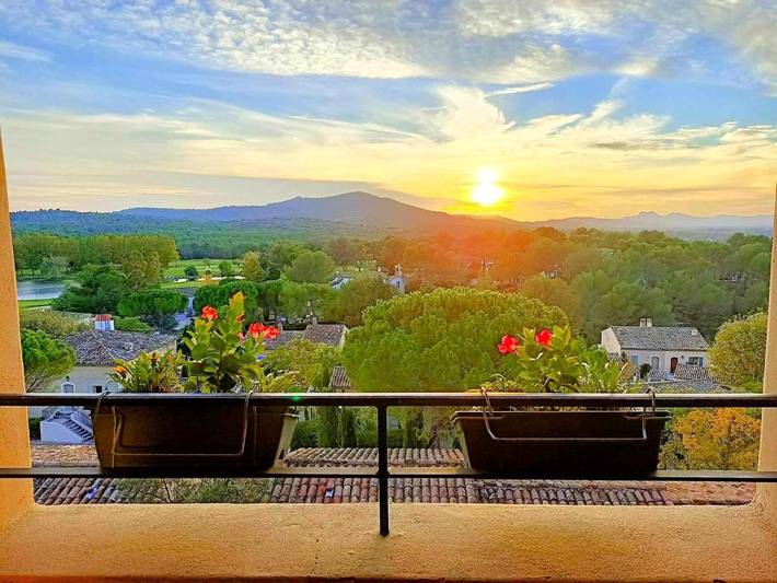 Appartement de vacances pour 4 personnes, avec vue ainsi que piscine et terrasse, animaux acceptés