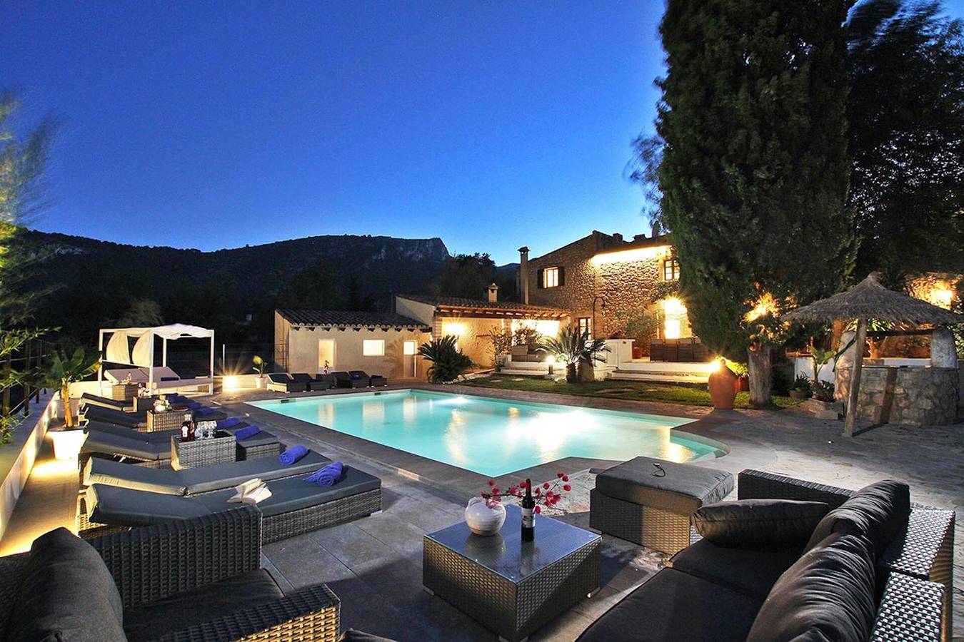 Finca "Jaume Romona" met Uitzicht op de Bergen, Zwembad, Wifi, Airconditioning, Terras & Tuin in Vall de Colonya, Pollença
