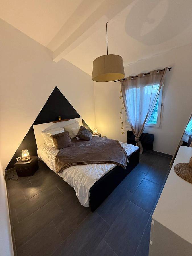 Gîte pour 3 personnes, avec jardin et terrasse à Saint-Victoret - 3