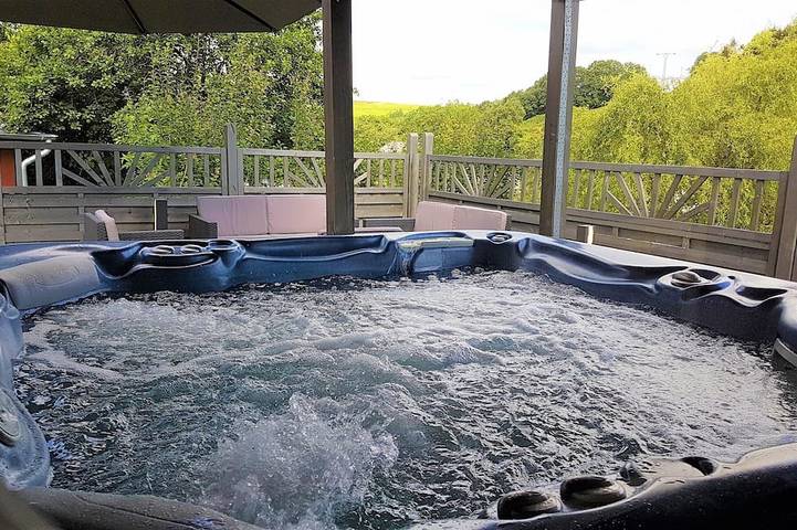 Ferienhaus für 4 Personen, mit Sauna und Garten sowie Whirlpool und Terrasse, mit Haustier