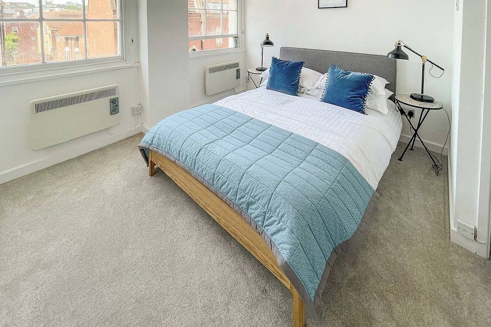 2 bedroom accommodation in Bristol in Bristol, South West England