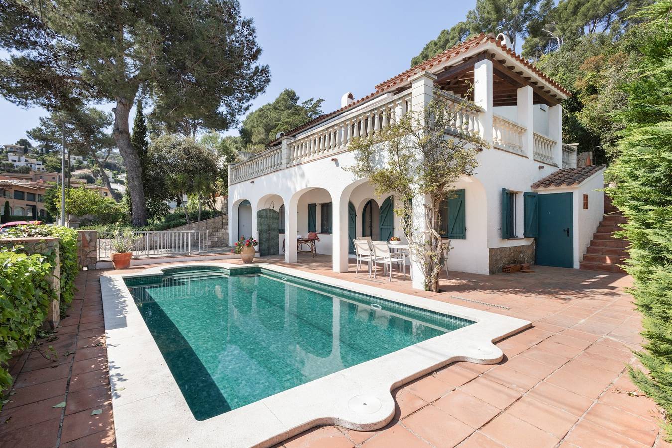 Villa mit Pool, nur 700 Meter vom Strand entfernt. in Pals, Costa Brava