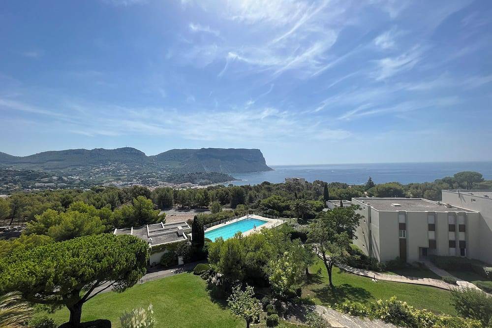 Entire apartment, Appartement Dans Résidence Terres Marines Vue Mer in Cassis, Calanques National park