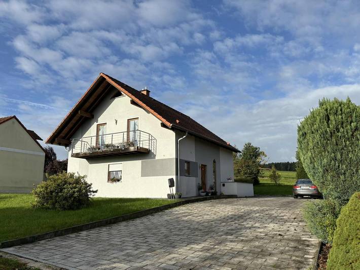 Holiday Home 'Ferienhaus Mit Terrasse' with Private Terrace, Private Garden and Wi-Fi in Bruck i.d.OPf., Eastern Bavaria