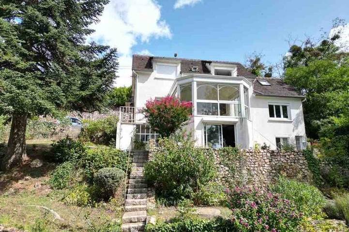 Gîte pour 9 personnes, avec terrasse et jardin à Nonancourt