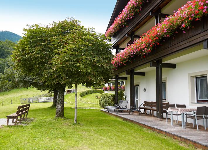 Ferienwohnung für 6 Personen, mit Terrasse und Garten im Chiemgau - 4