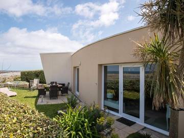 Gîte pour 2 personnes, avec terrasse et jardin dans Kerfissien