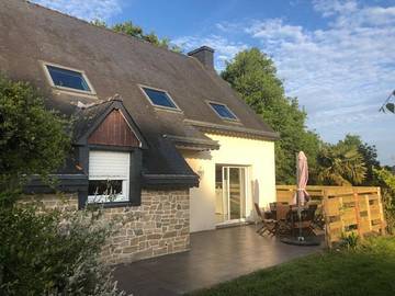 Location de vacances pour 8 personnes, avec jardin, animaux acceptés à Laniscat