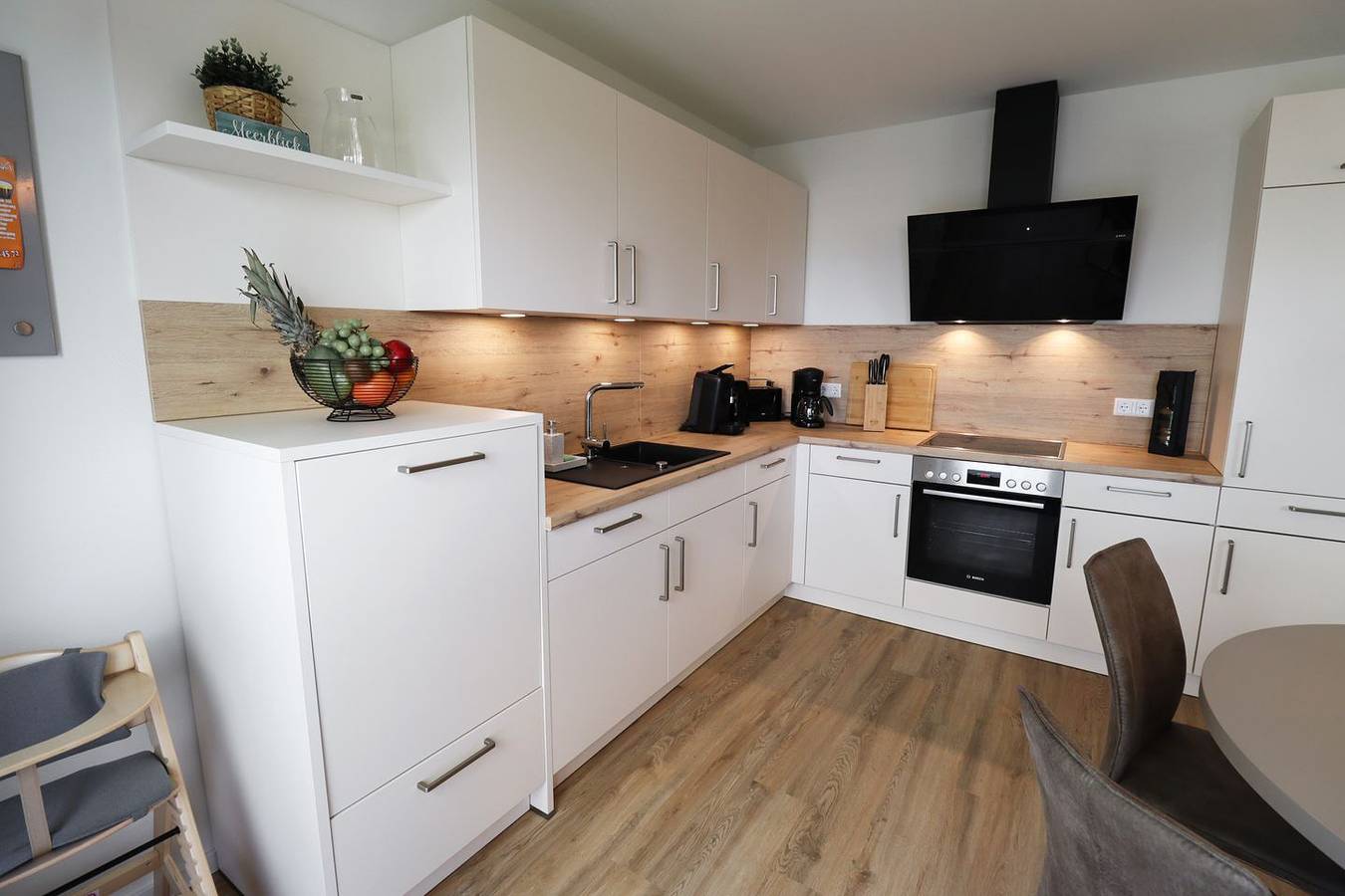 Ganze Wohnung, Küstenglück Tossens – Komfort am Meer. Balkon. Strandnah. in Tossens, Butjadingen