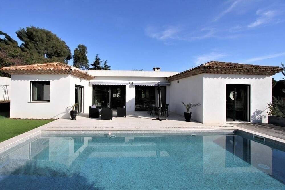 Cavalaire-Sur-Mer: Magnifica villa con piscina a 800m dalle spiagge in Cavalaire-sur-Mer, Costa mediterranea (Francia)