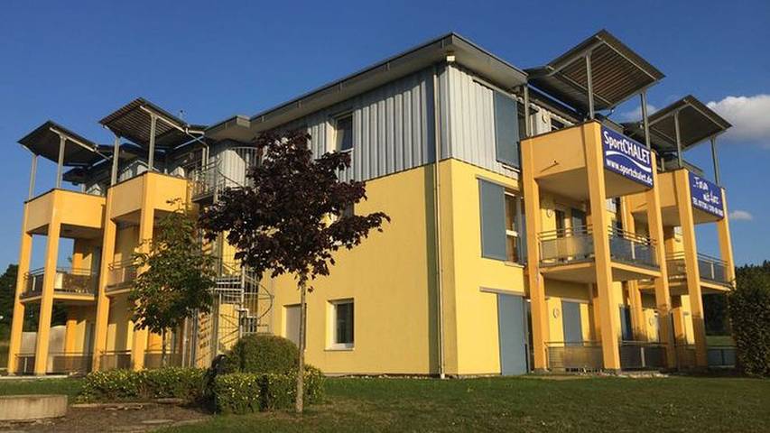 Ferienwohnung für 4 Personen, mit Garten und Sauna sowie Balkon, kinderfreundlich in Bad Dürrheim