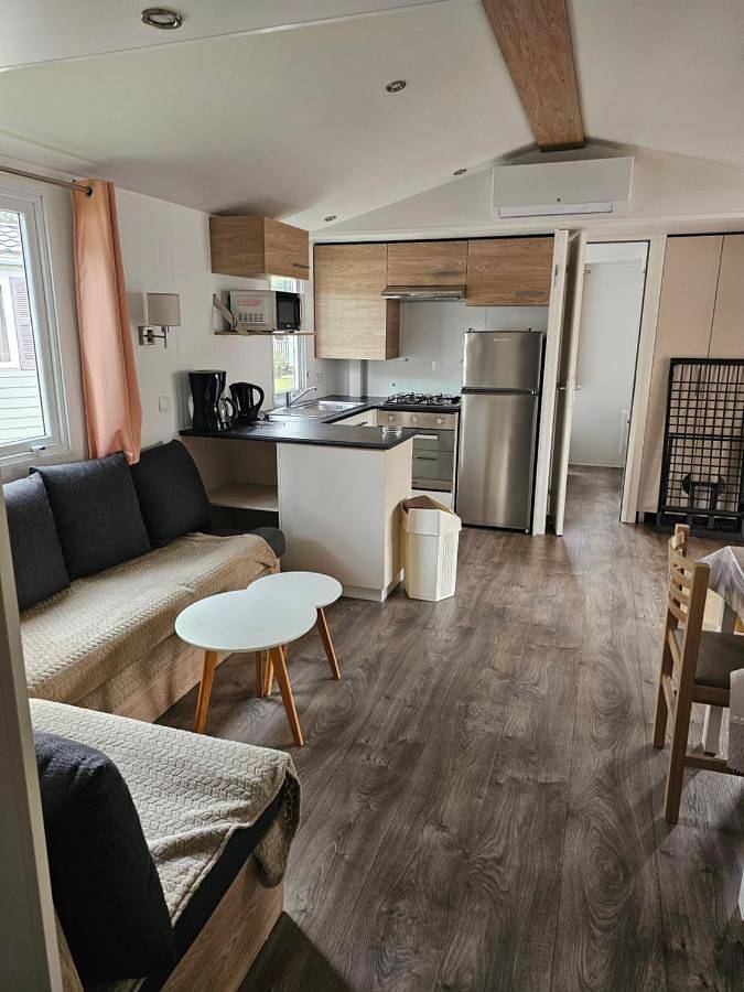 Camping pour 7 personnes, avec Terrasse et Jardin ainsi que Bassin pour enfant et Piscine