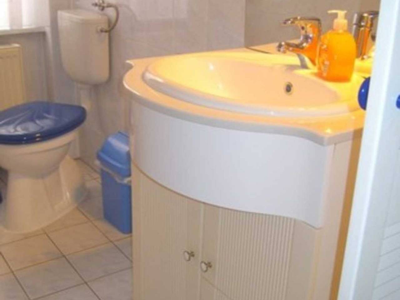 Ganze Ferienwohnung, Kleine blaue Ferienwohnung in Breege, Rügen