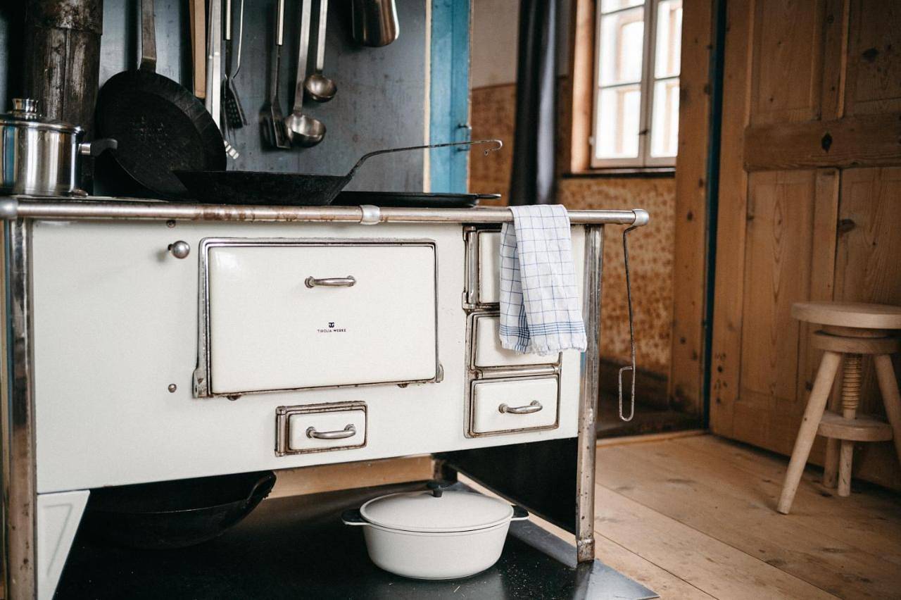 Ganze Ferienwohnung, Floras Haus Hostel in Schattwald, Allgäuer Alpen (Österreich)