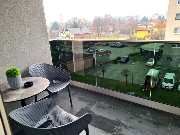 Ferienwohnung für 2 Personen, mit Balkon und Terrasse sowie Whirlpool und Sauna in Varazdin