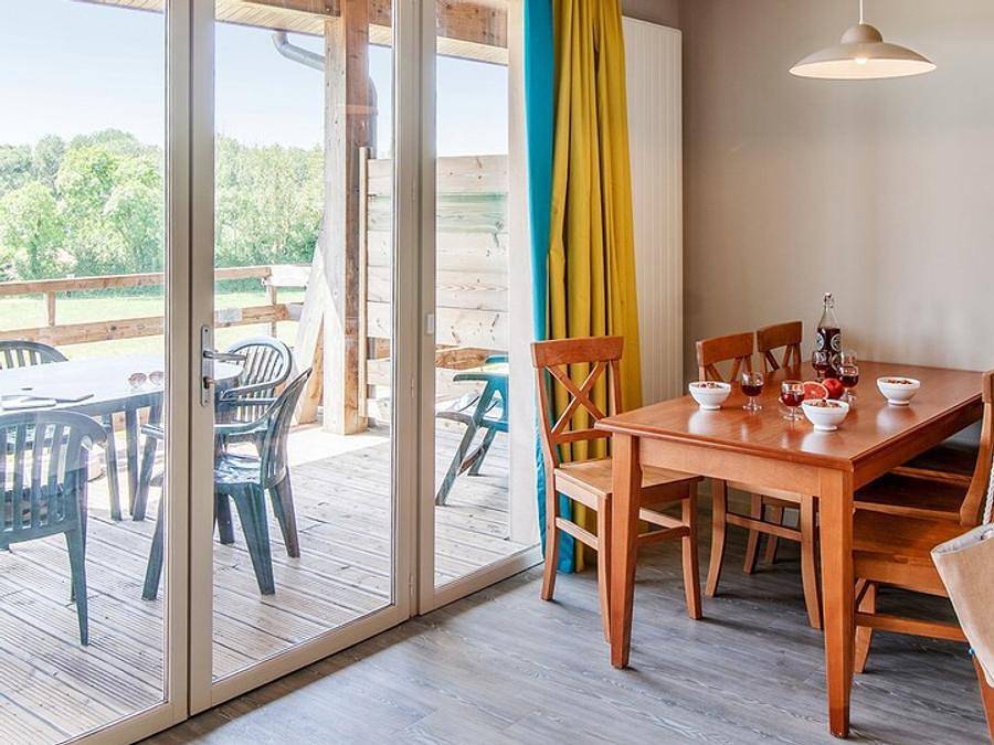 Pierre & Vacances Résidence Les Rives de la Seugne - Appartement 7 personnes - 1 Chambre + 1 Coin Nuit - Terrasse Ou Balcon in Jonzac, Région de Jonzac