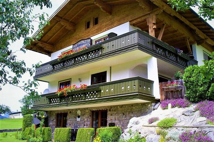 Hütte für 5 Personen, mit Balkon und Garten in Abtenau