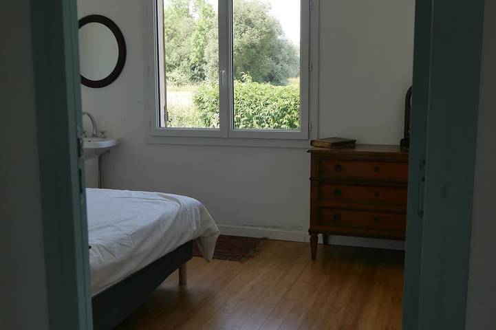 Location de vacances pour 14 personnes, avec terrasse et jardin, animaux acceptés à Saint-Étienne-la-Thillaye - 3