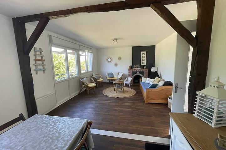 Location de vacances pour 7 personnes, avec jardin et terrasse dans Folligny