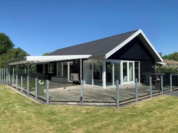 Ferienhaus für 4 Personen, mit Sauna und Garten sowie Terrasse, mit Haustier in Pøt Strandby