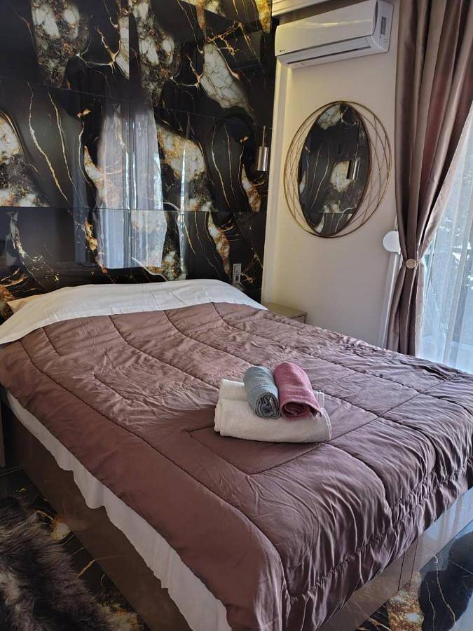 Gîte pour 3 personnes, avec balcon et vue à Serrès - 2