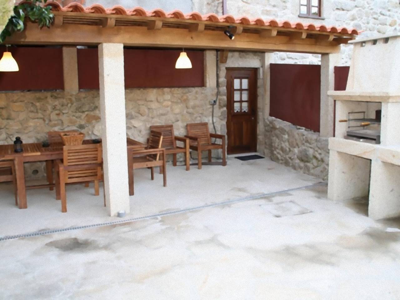 "Großmutters Häuschen" mit überdachter Terrasse in Sistelo, Distrito de Viana do Castelo
