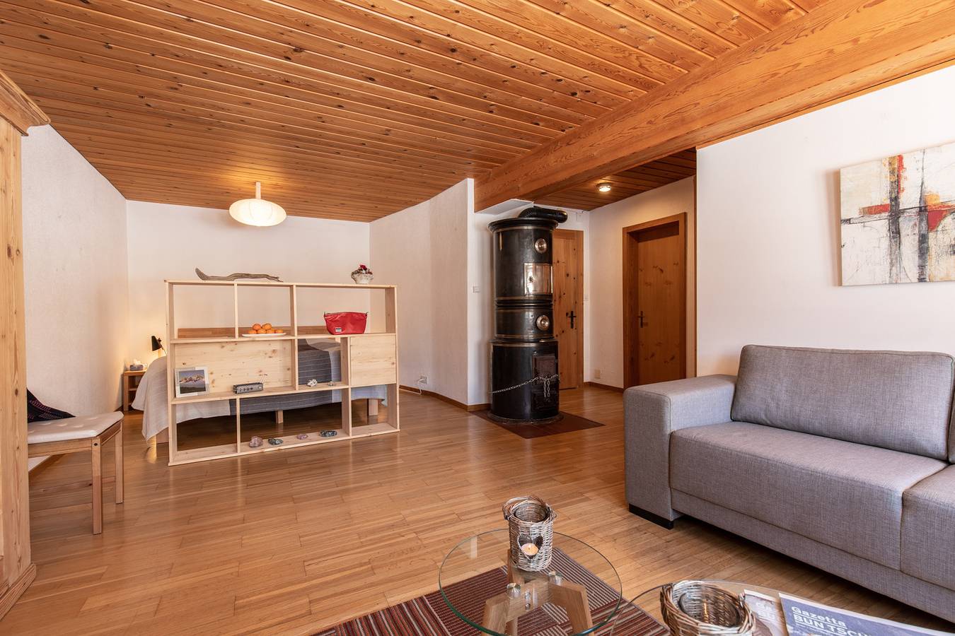 Entire studio, Chasa Curasch: Cosy, Modern Furnished, 1.5-Room Holiday Flat in Scuol, Lower Engadine