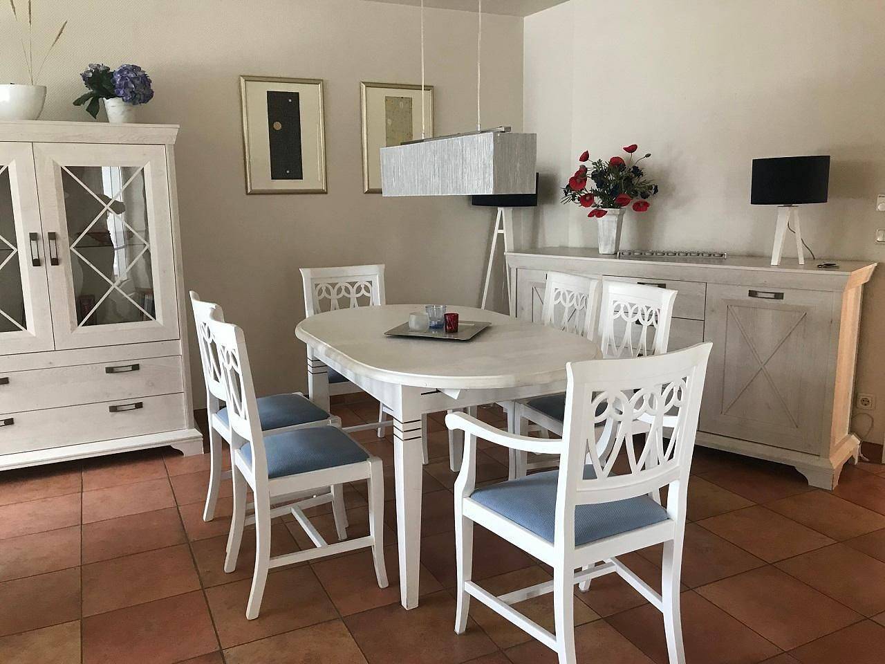 Entire apartment, Wunderschöne, strandnah gelegene Ferienwohnung in Ostseebad Zingst, Zingst