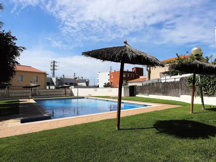 Chalet para 6 personas, con terraza y piscina - 1