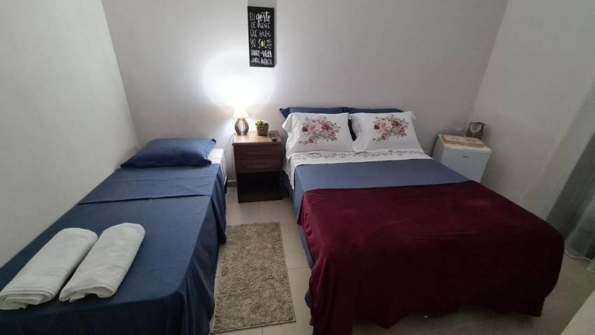 Casas e apartamentos de temporada para 4 pessoas, com piscina e terraço em Cananéia