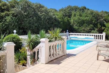 Location de vacances pour 7 personnes, avec jardin à Méjannes-le-Clap