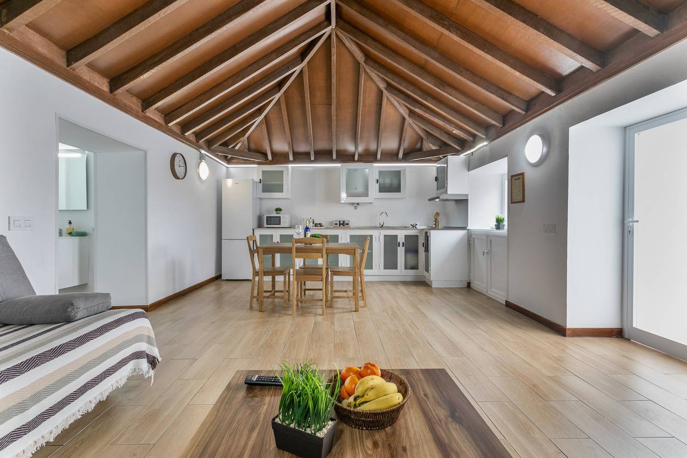 Ganze Wohnung, Ferienwohnung 'La Gomera' mit Meerblick, privater Terrasse und Wlan in Barrio de San Juan, La Victoria de Acentejo