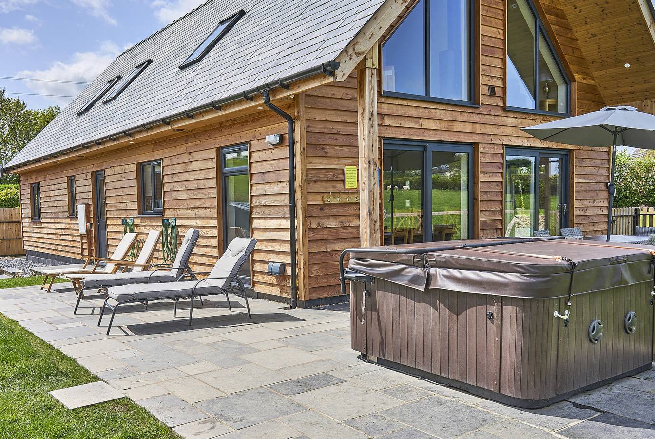 Holly Lodge in Powys