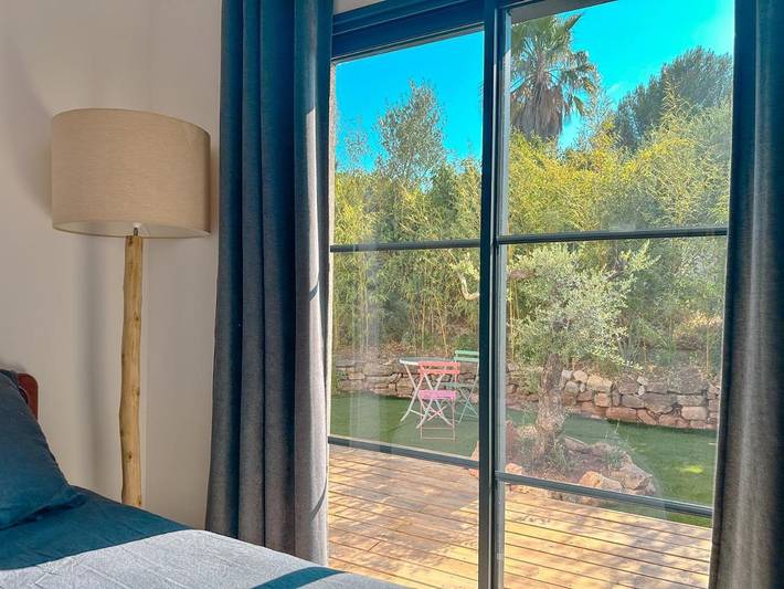 Location de vacances pour 4 personnes, avec Terrasse ainsi que Jardin et Vue à Puget-Ville - 4