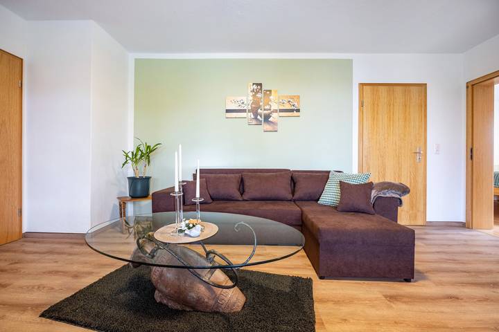 Hel lejlighed, Apartment 'Haus-Landzeit' with Private Terrace, Shared Garden and Wi-Fi in Hörden am Harz, Harzvorland
